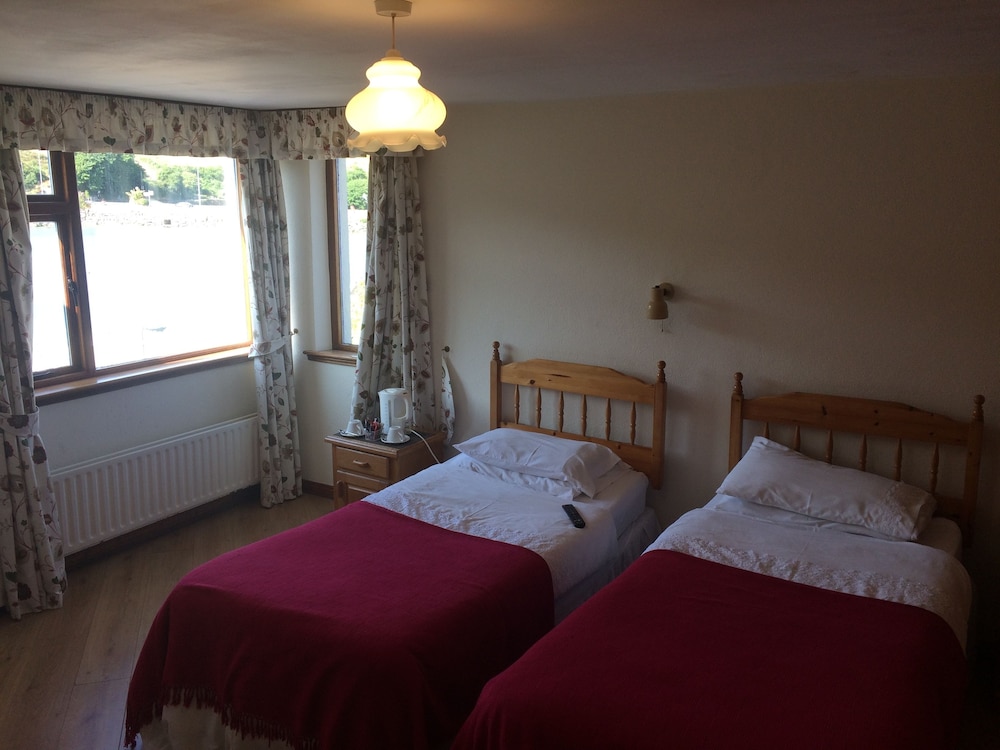 Basic Double Or Twin Room, 2 Twin Beds, Non Smoking photo 2
