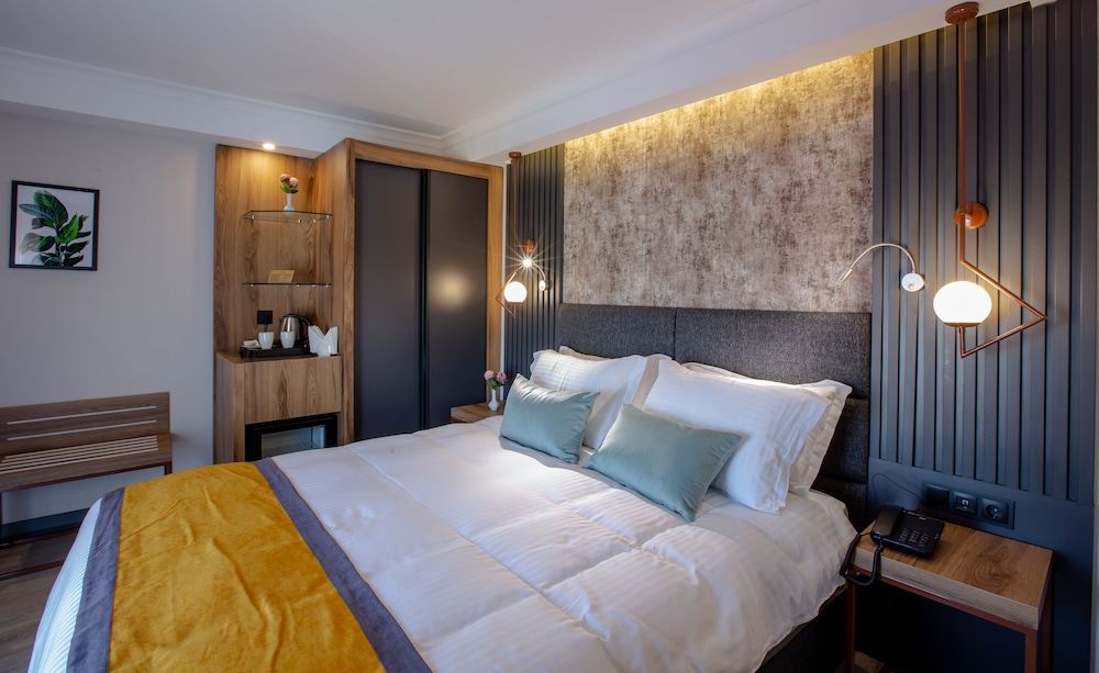 Economy Double Room - Photo 10
