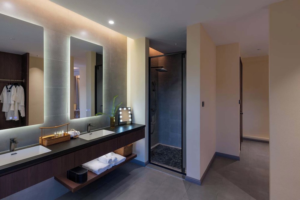 Premier Double Room, Hill View photo 2