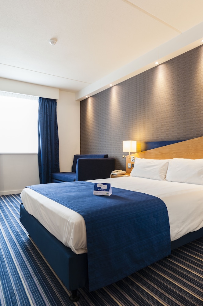 Standard Room, 1 Double Bed (Free Breakfast) - Photo 4