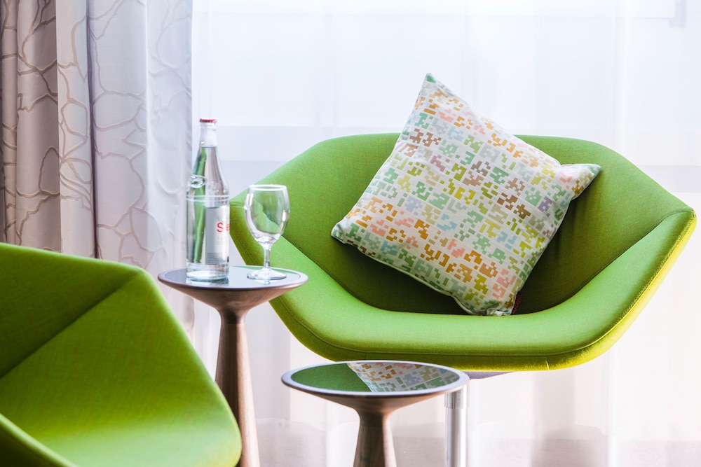 Room (Arte Style) - Photo 3