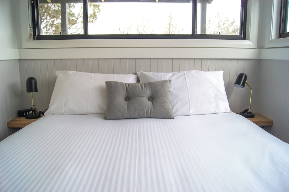 Deluxe Cabin - Sleeps 4 photo 2