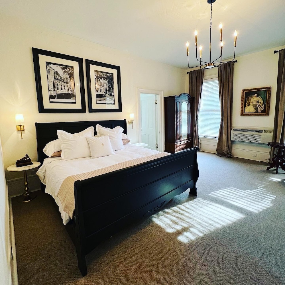 Superior Suite, Ensuite (Harper - Guest Suite) photo 1