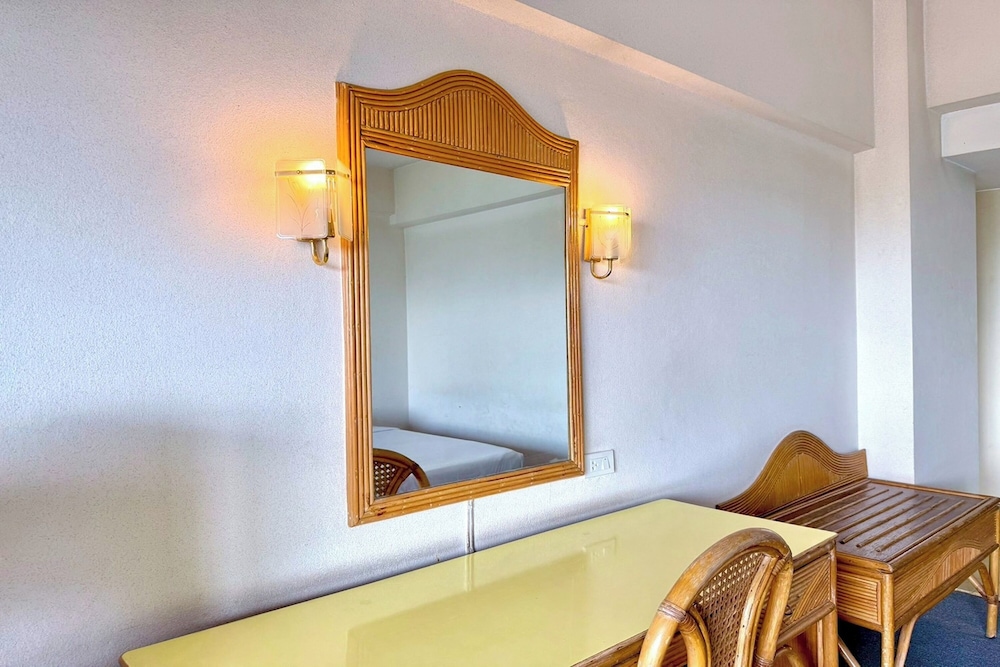 Standard Twin Room - Photo 8