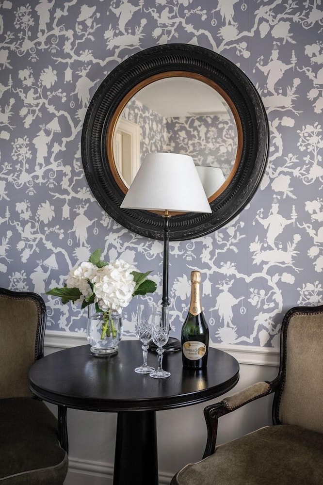 Luxury Studio Suite photo 2