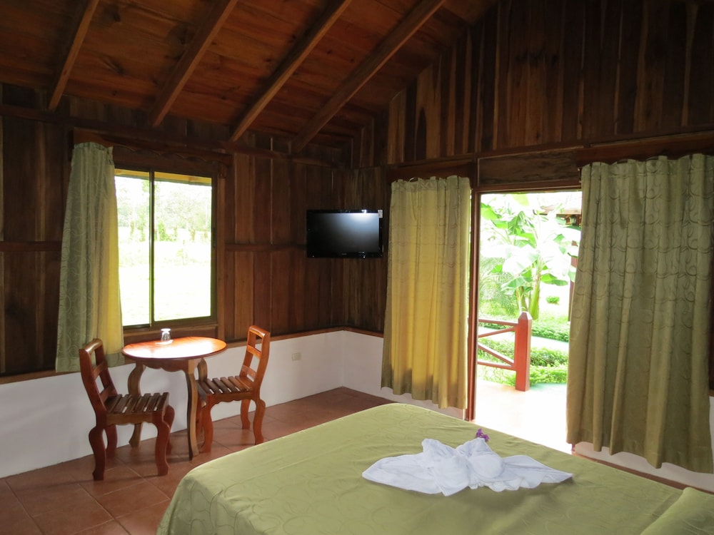 Standard Bungalow, 1 Queen Bed, Mountain View photo 2