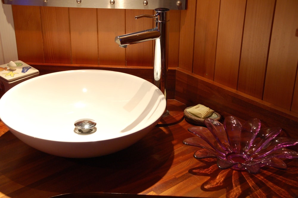 Double Room, 1 King Bed, Jetted Tub (Bali) photo 3