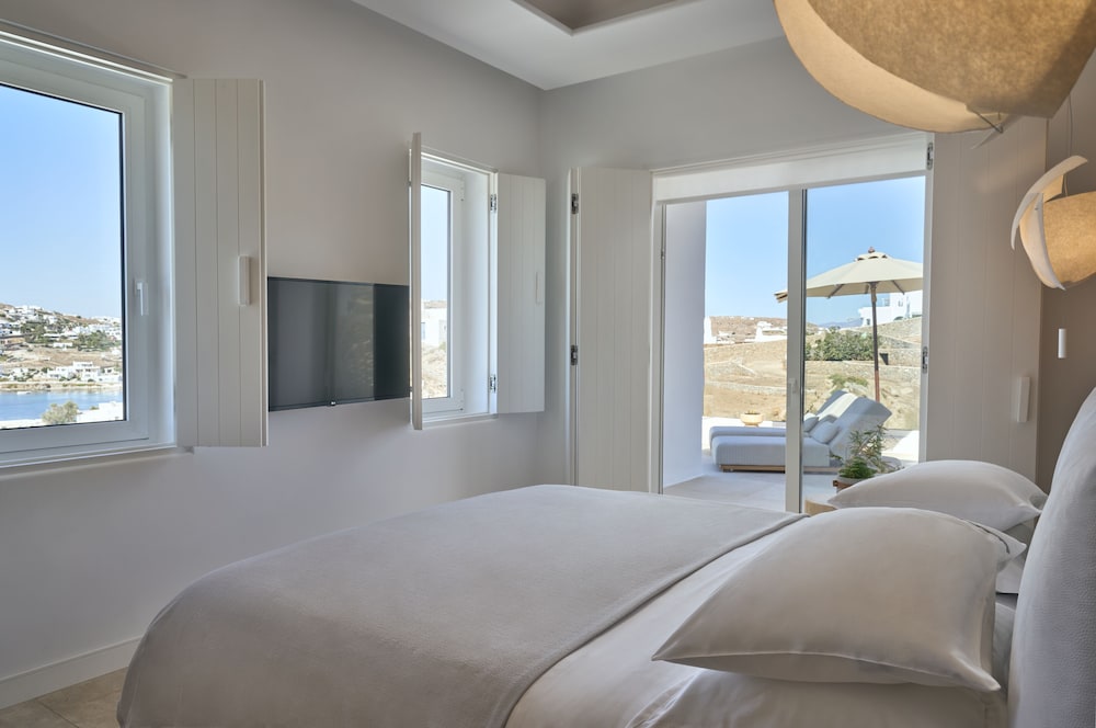Panoramic Double Sea View Room with Outdoor Jacuzzi - Photo 2