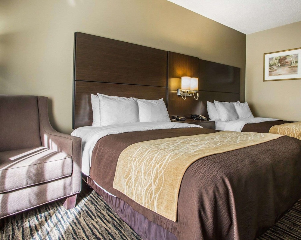 Standard Room, 2 Queen Beds, Non Smoking - Photo 3