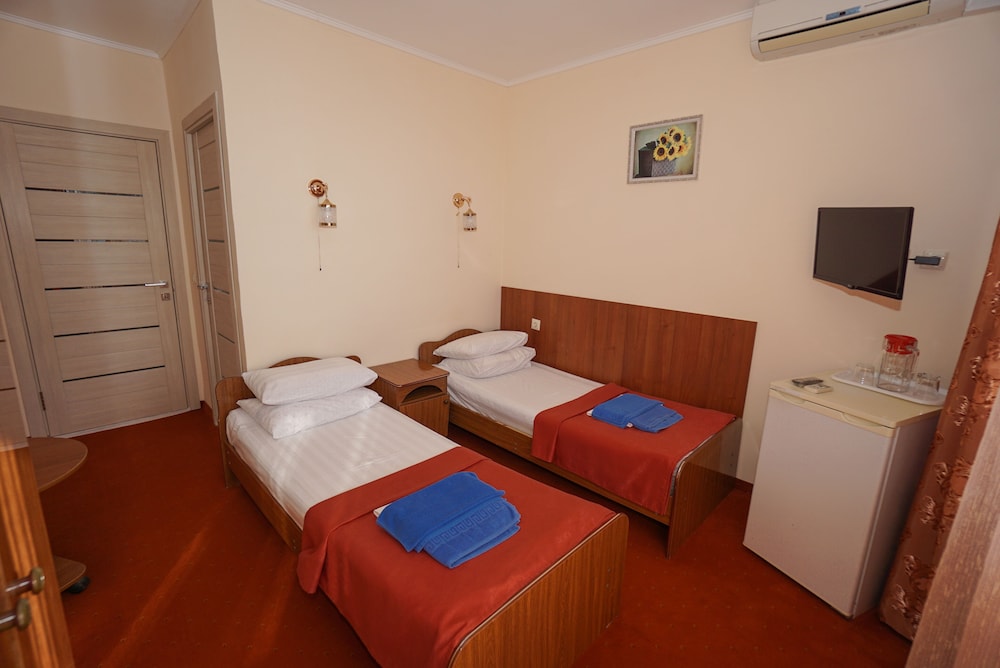 Standard Double or Twin Room, Balcony (Cottage #1-2) photo 1