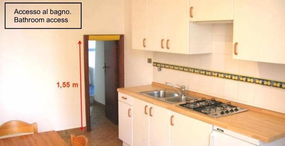 Basic Apartment, 2 Bedrooms, Kitchen, Courtyard Area photo 3
