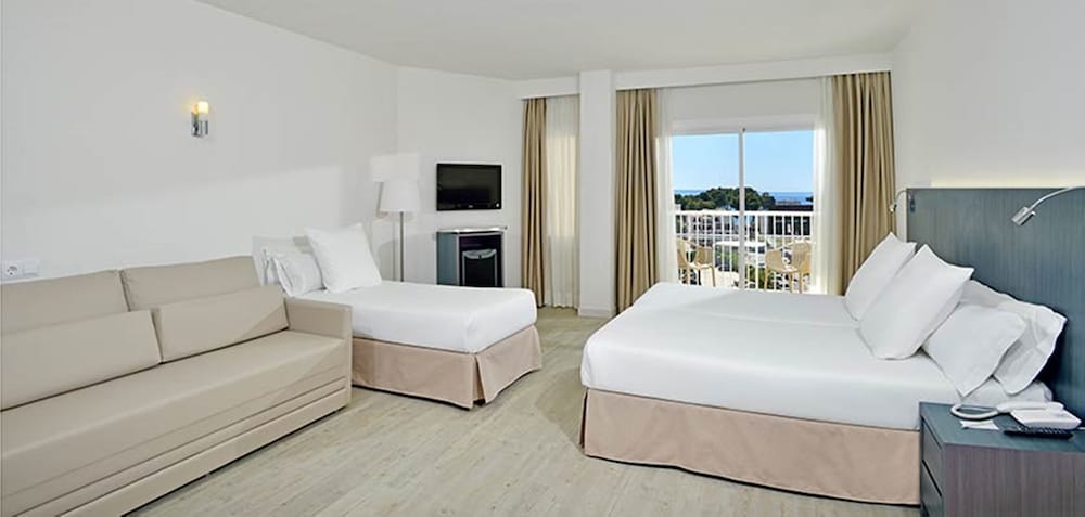 Room, Connecting Rooms, Pool View (4+2)