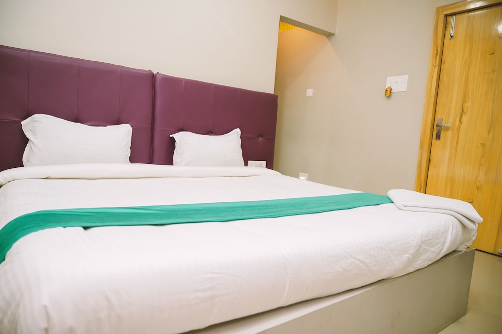 Super Deluxe Room - Photo 9