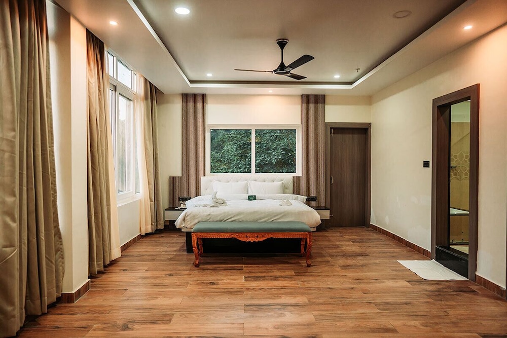 Superior King Room