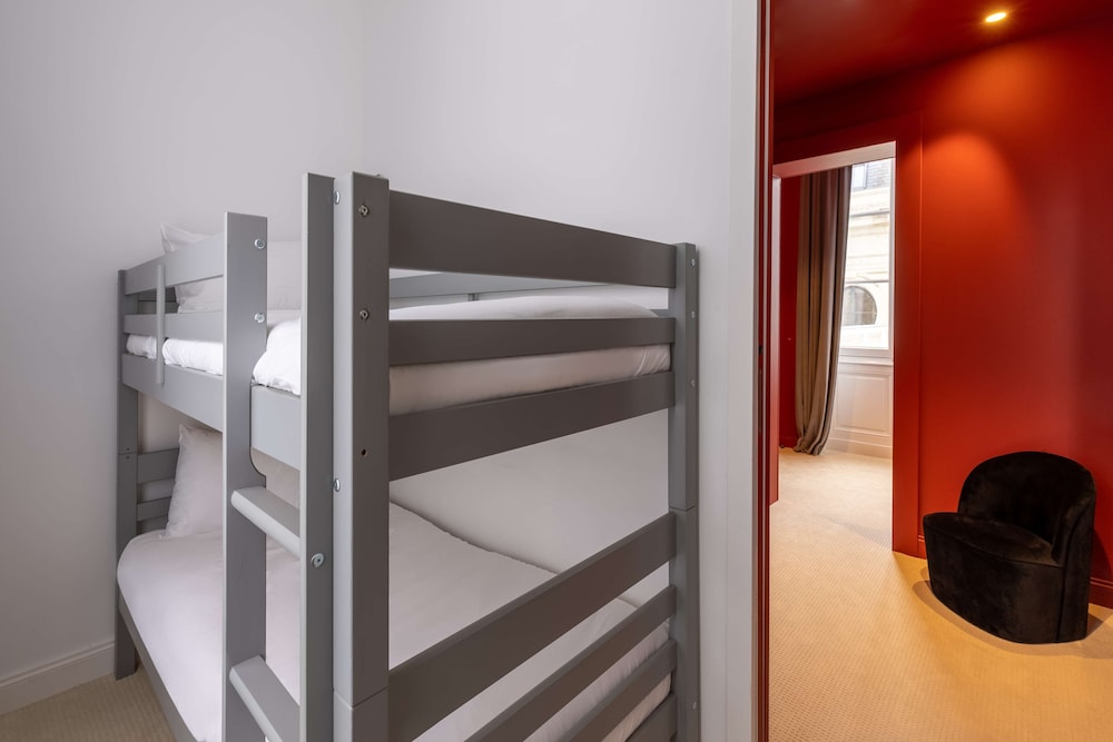 Junior Suite, Multiple Beds, Non Smoking - Photo 3
