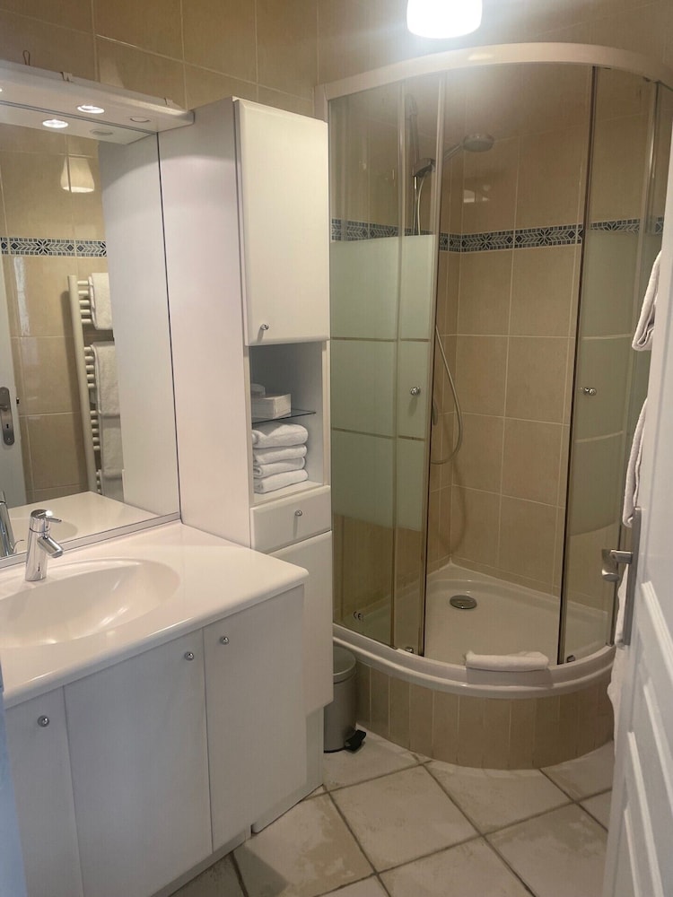 Family Apartment, 2 Bedrooms, Non Smoking, Kitchen - Photo 15