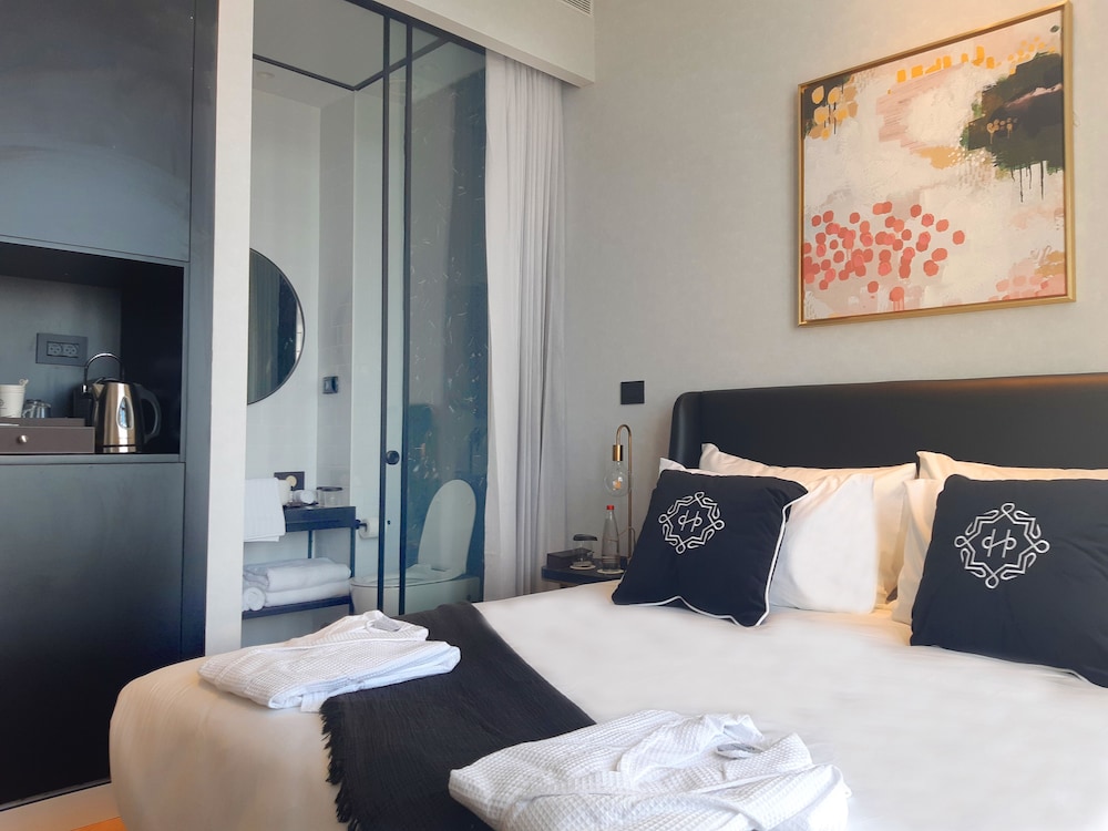 Deluxe Room, Sea View - Photo 3