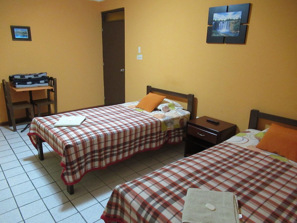 Basic Twin Room photo 3