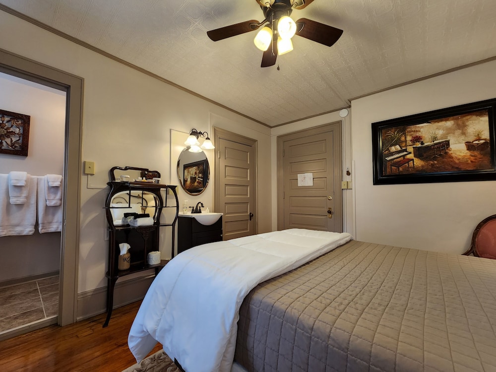 Moonflower Room photo 2