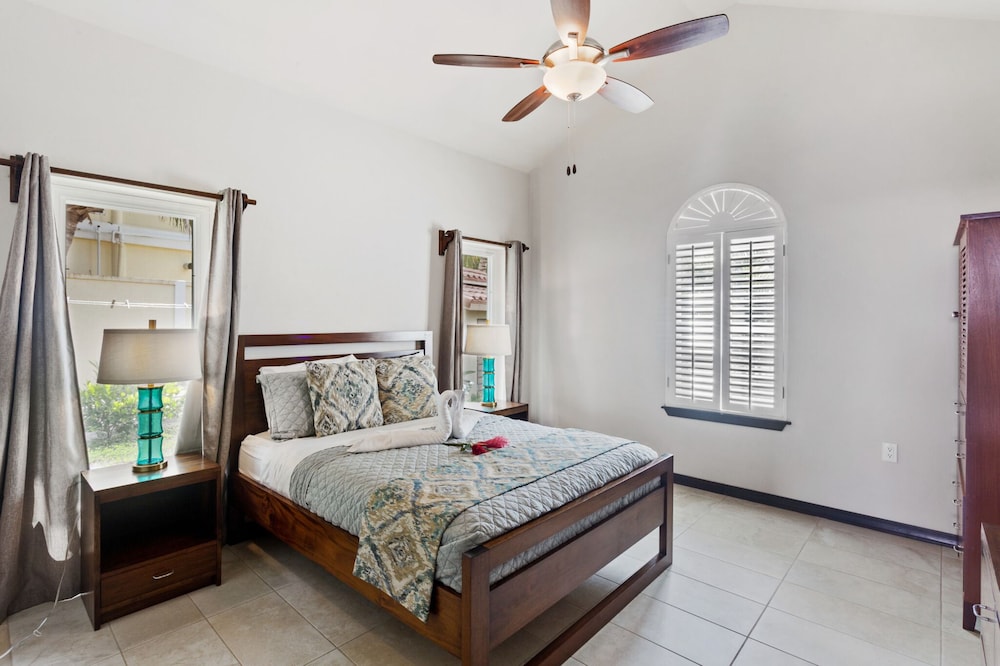 Turtle Luxury Villa, 1 Bedroom, Private Pool, Ocean View photo 2
