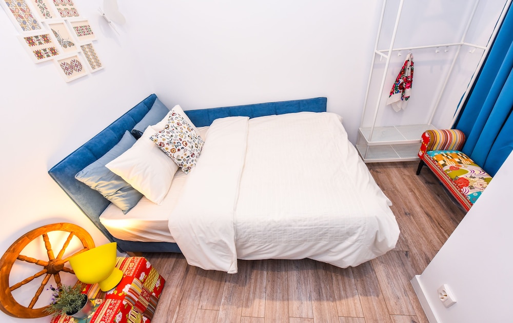 Comfort Apartment, 2 Bedrooms, Balcony, Courtyard View photo 2