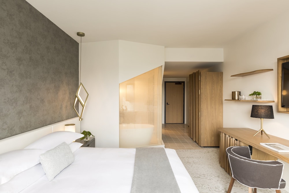 Premium Room, 1 King Bed (Spa)