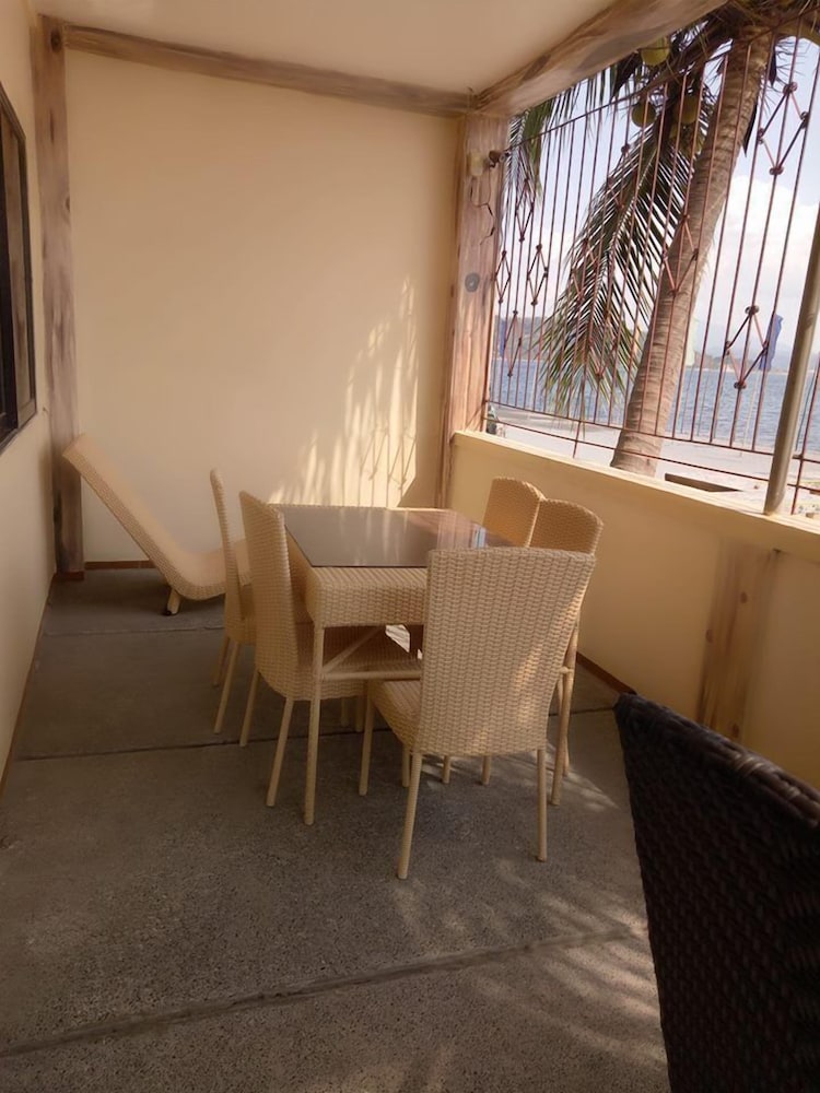 Beachfront Room photo 2