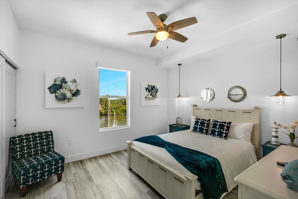 Captain's Elite Condo, 3 Bedrooms, Marina View photo 2