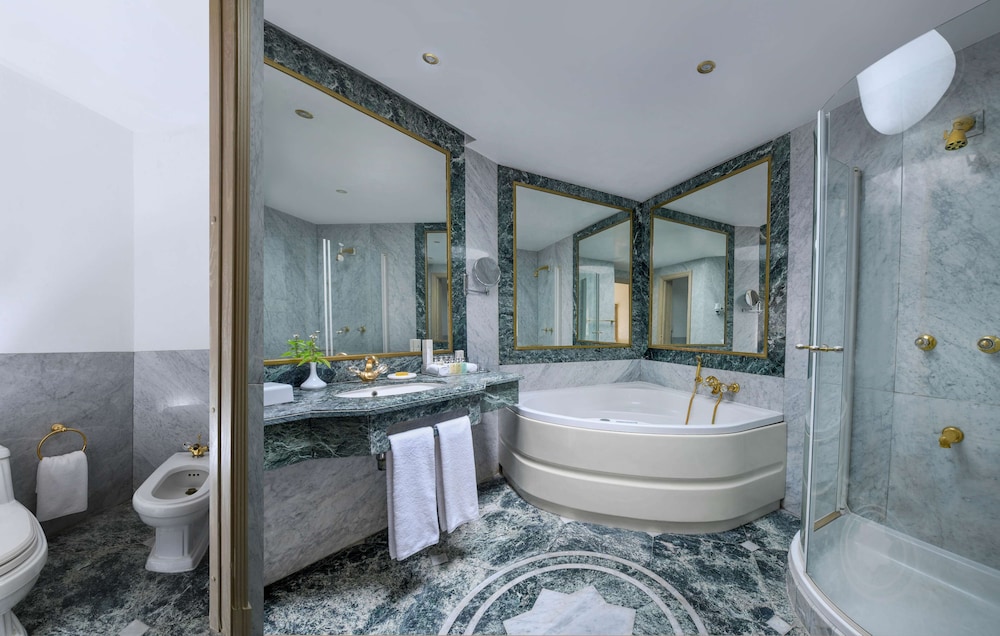 Royal Suite, 1 King Bed, Sea View