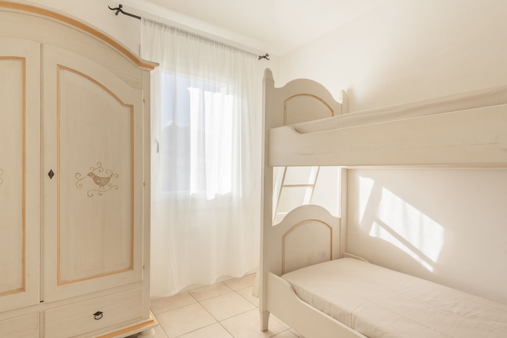 Apartment, 2 Bedrooms, Sea View photo 3