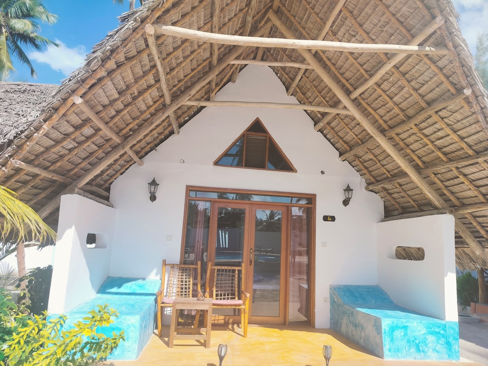 Comfort Double Room, 1 Queen Bed, Patio, Pool View