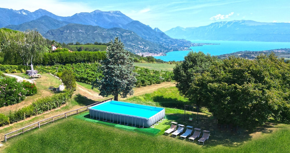 Villa photo 3