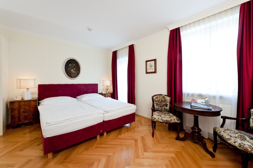Standard Double Room Single Use photo 3