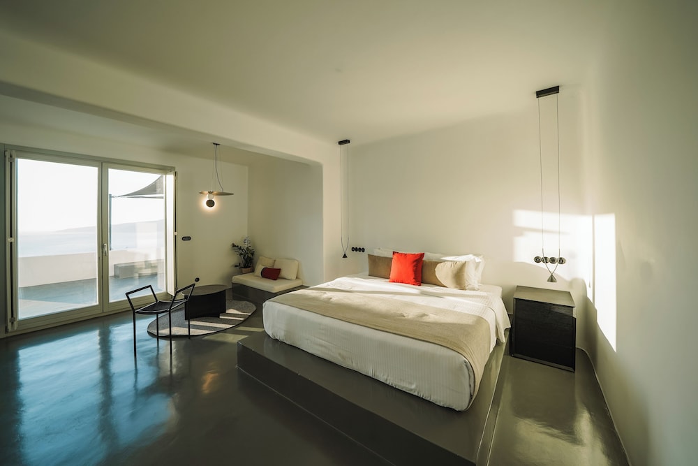 Signature Suite - Photo 3
