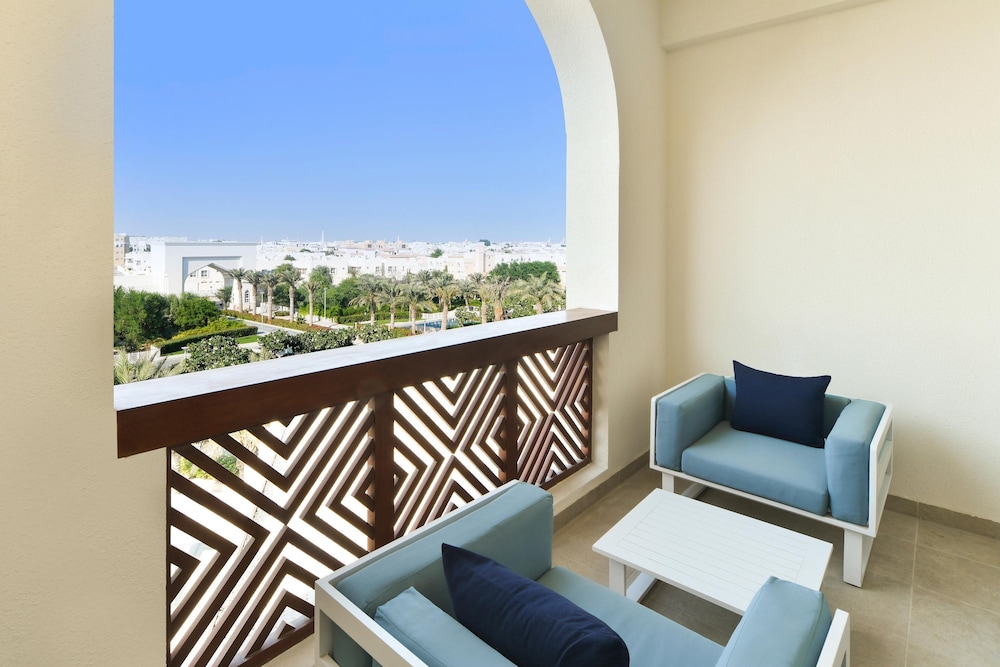 Grand Suite, 1 Bedroom, Balcony - Photo 4