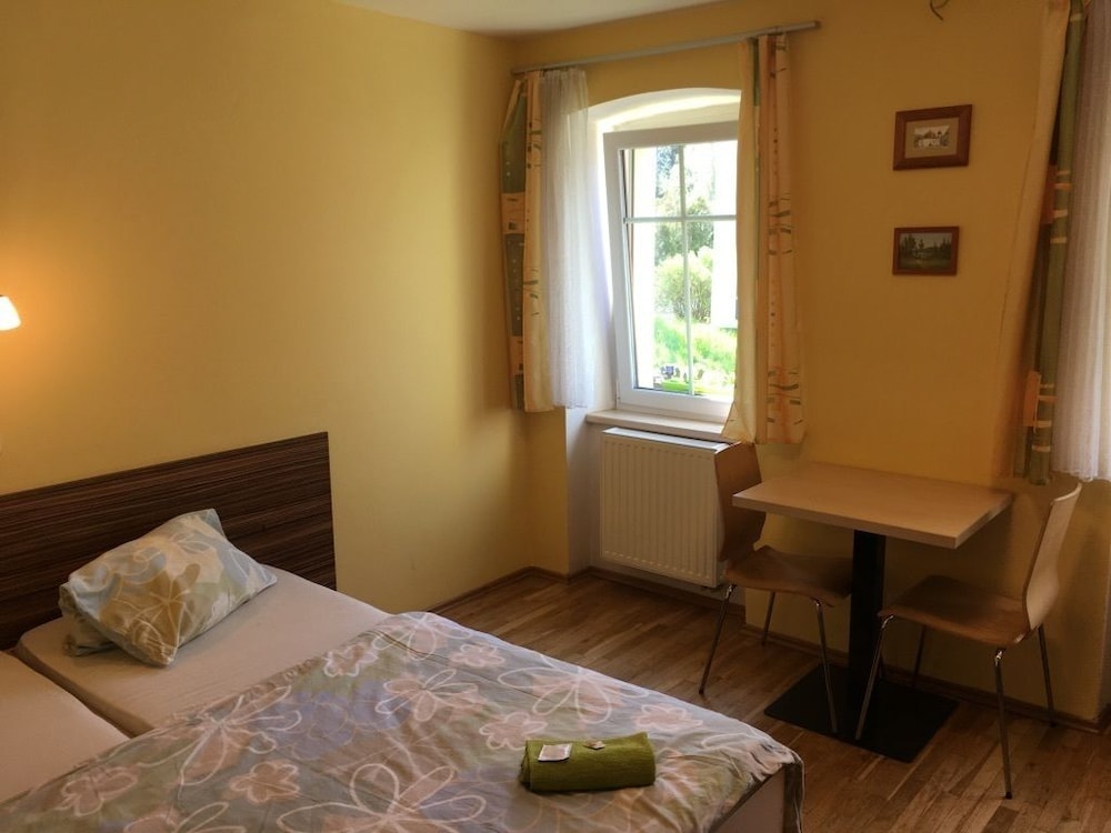 Standard Double Room, Ground Floor (Room 2, Private Bathroom) photo 1