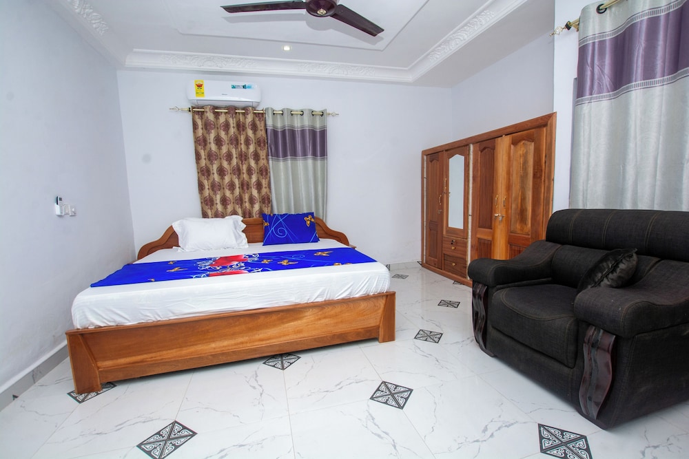 Family Room photo 1