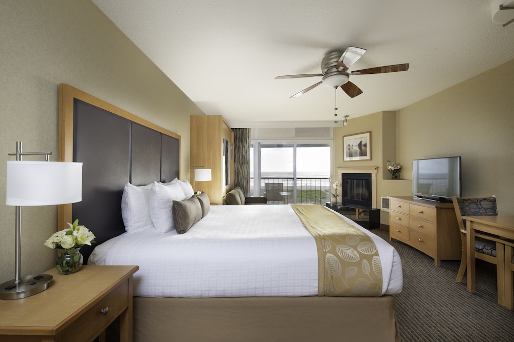 Standard Room, Multiple Beds, Non Smoking, Kitchenette photo 3