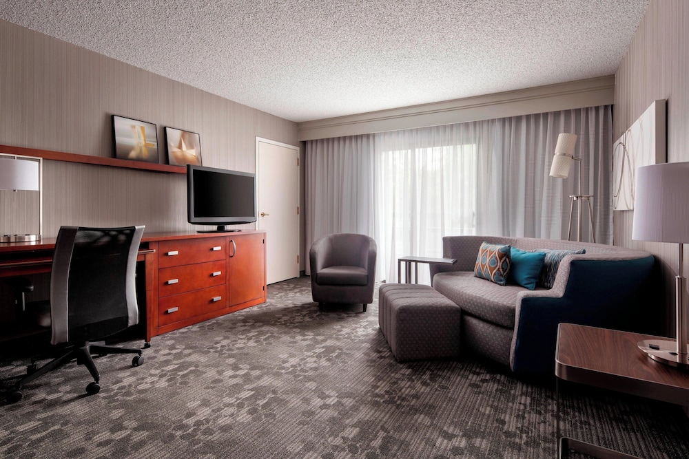 Suite, 2 Double Beds photo 1