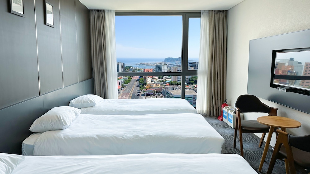 Superior Room, 3 Twin Beds, Non Smoking