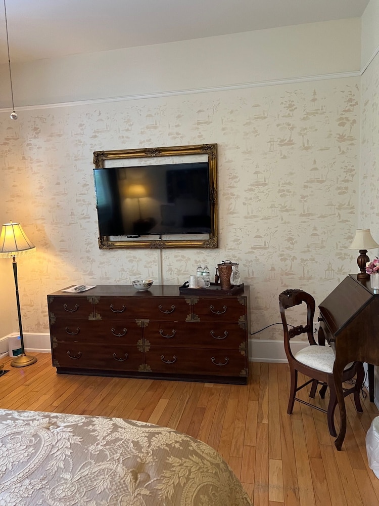 Oliver's 1st Floor photo 2