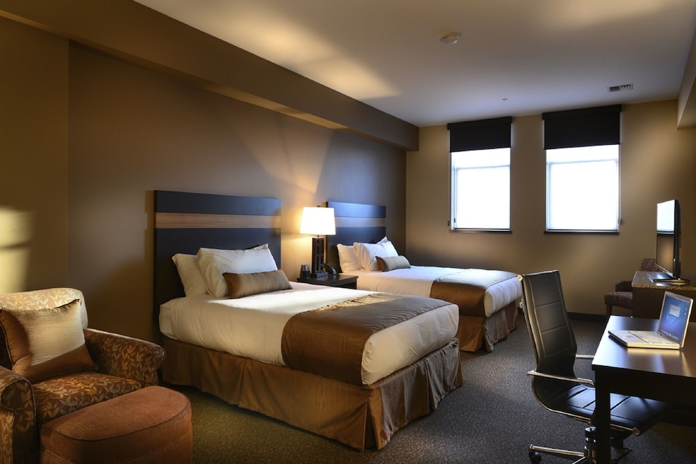 Room, 2 Queen Beds, Accessible (Roll-In Shower) photo 3