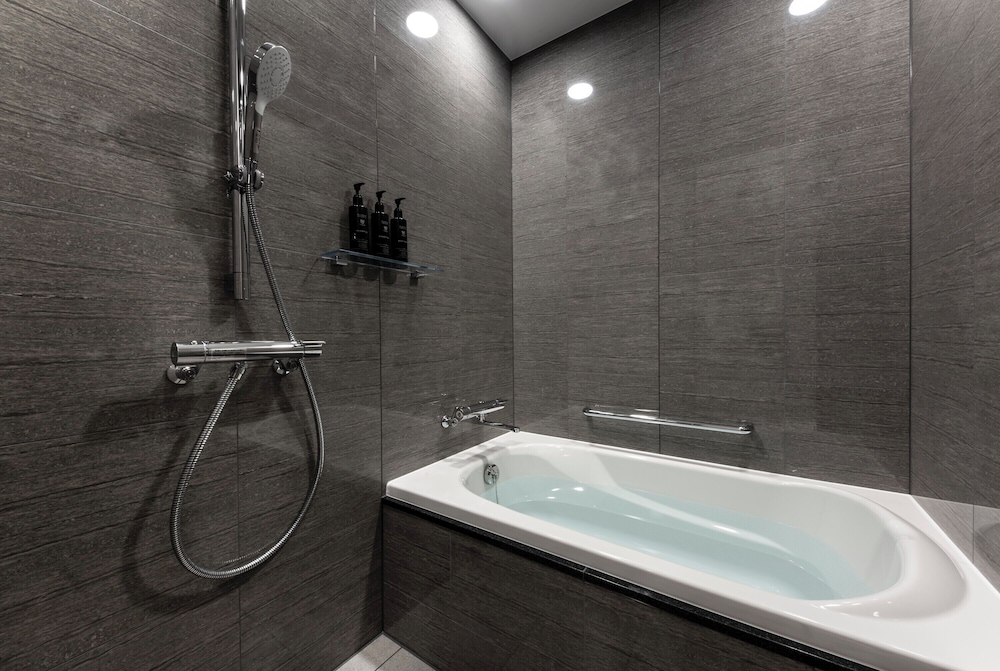Superior Double Room, Non Smoking (with Lounge Access) - Photo 6