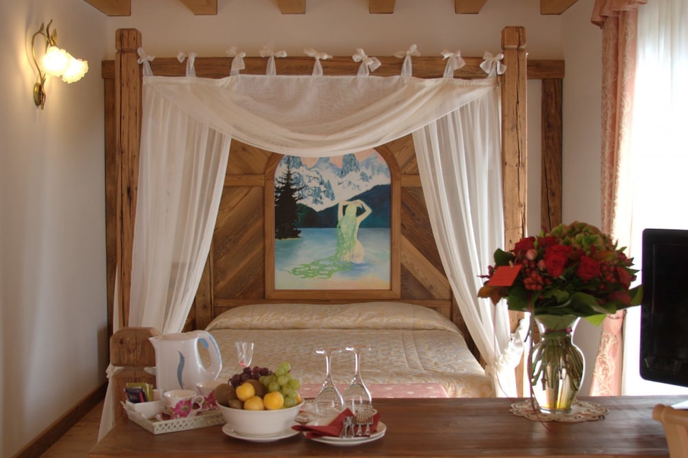 Double or Twin Room, Terrace, Lake View photo 1