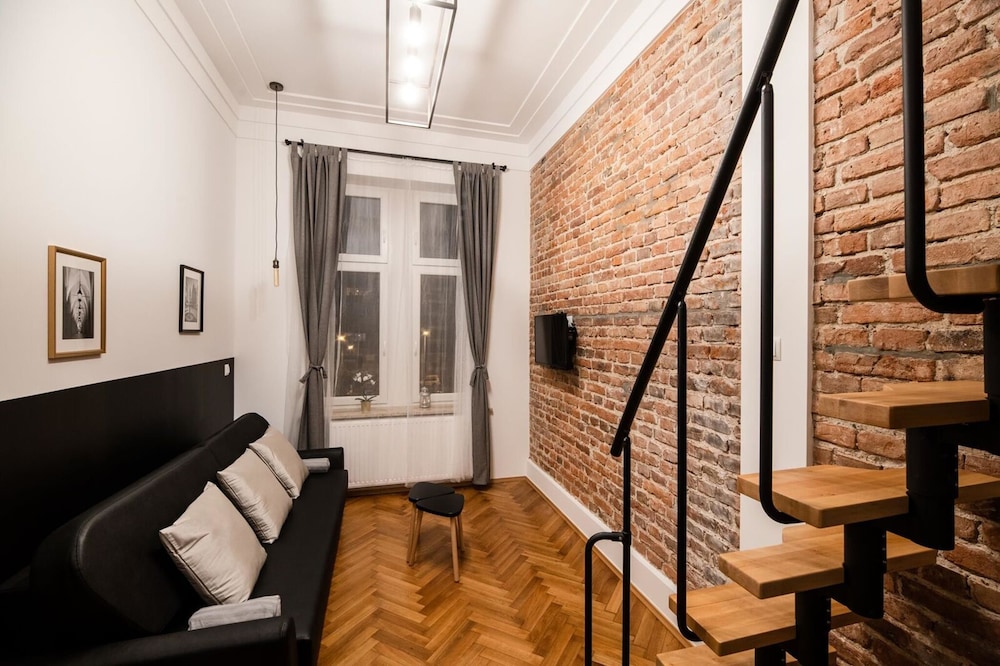 Apartment (D28)