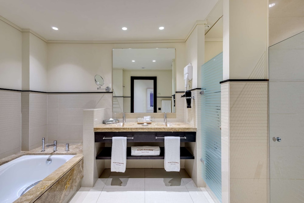 Deluxe Triple Room - Photo 7