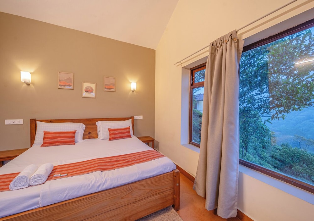 Family Quadruple Room, Hill View photo 1