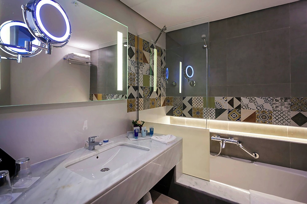 Standard Room, 2 Twin Beds, City View