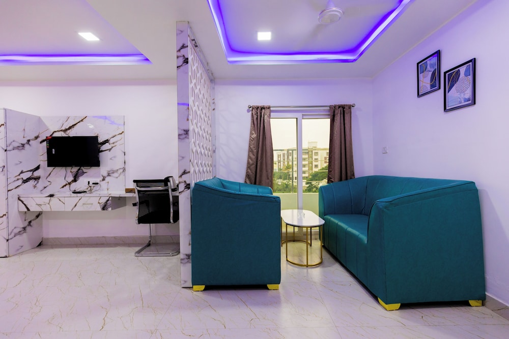 Suite - Photo 3
