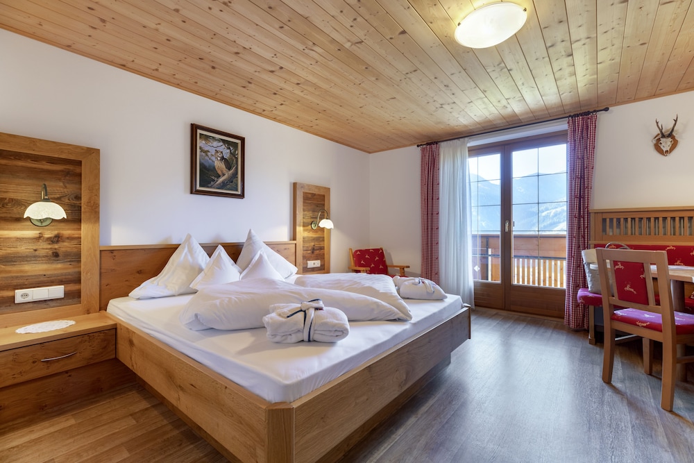 Comfort Double Room, 1 Double Bed, Balcony, Valley View photo 1